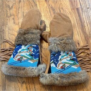 Astis Mittens with White Fur Trim and Exquisite Bead-Work